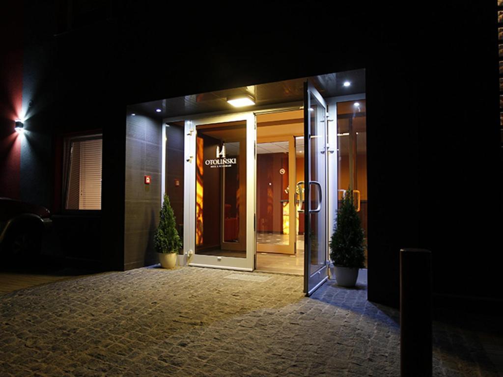 Hotel Otolinski ปวอตสก์ ภายนอก รูปภาพ
